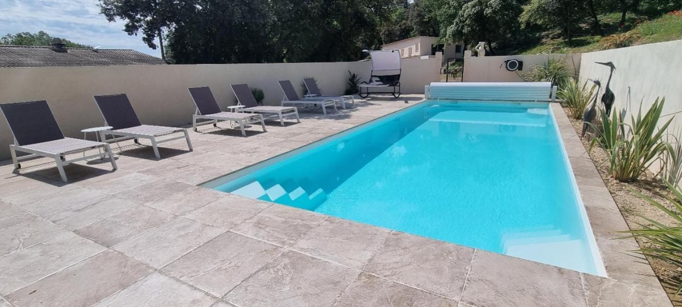 Les Bois De Zola Entre Provence Et Luberon Aparthotel Saint-Esteve-Janson Rom bilde